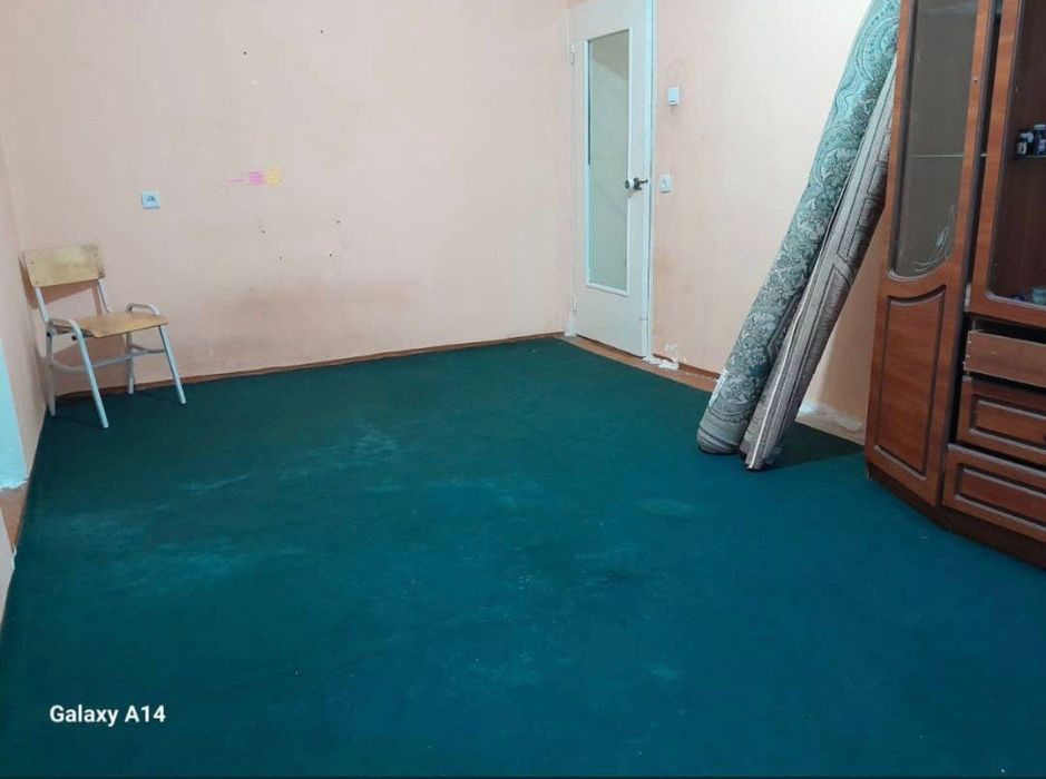 Продажа 1 хона 1 етаж 4 етажл 
Кора камиш 1/1