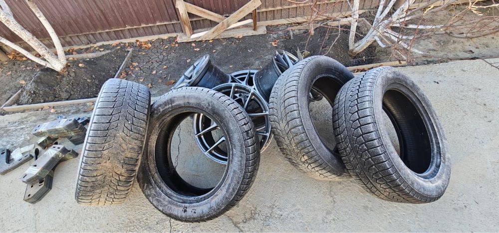 Шины и диски сатылады.