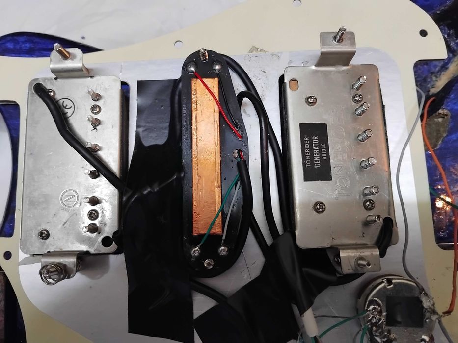 продава нова китара