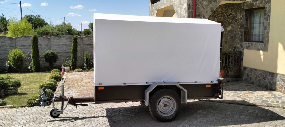 Remorcă 1300kg cu sistem de frânare