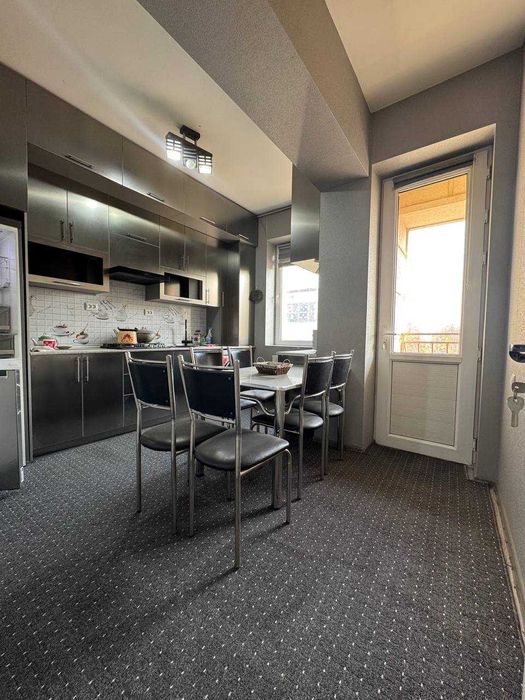 Сдаю квартиру
Новостройка в Чиланзаре
2/5/12
55 м2
Ал-Хорезми круг