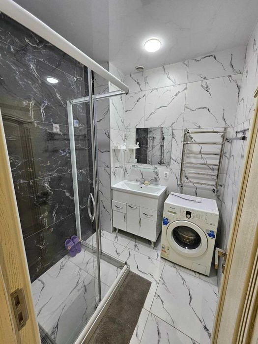 Zamona tuyxonasi roparasida lyuks kvartira ijaraga beriladi800 Y.E