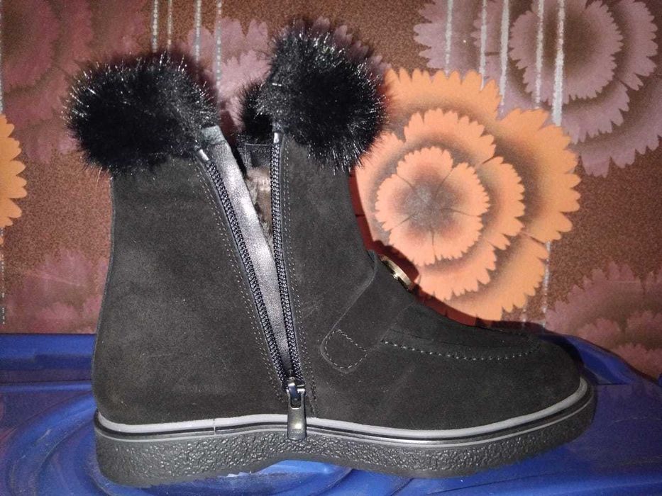 Зимние замшевые ботинки