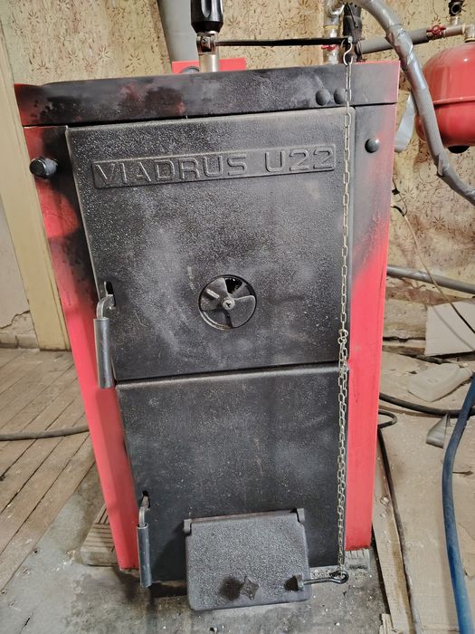 Продавам чугунен котел VIADRUS