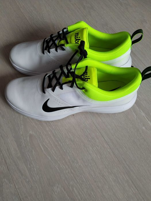 Дамски маратонки Nike