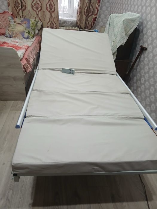 Медицинская кровать