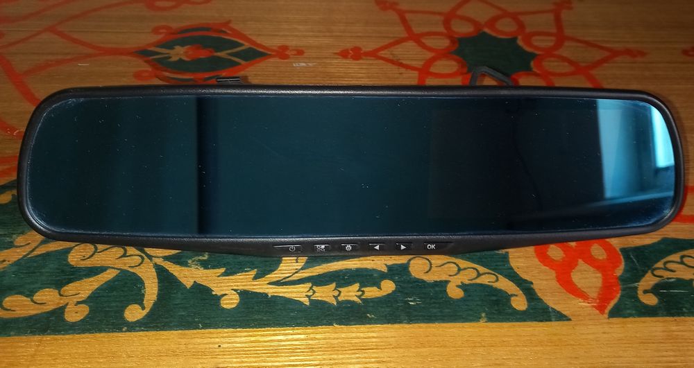 AUTO VIDEO Recorder sotiladi