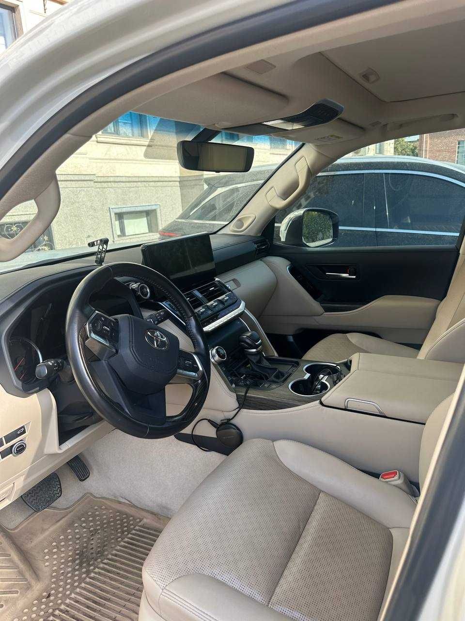 Toyota prado land cruiser 300