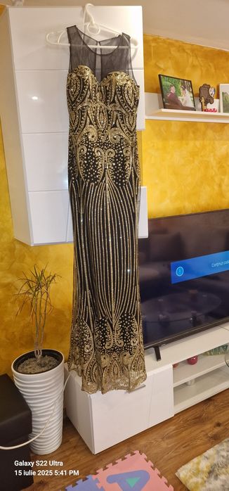 Rochie lungă, elegantă negru -auriu