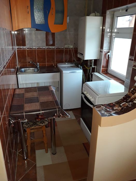 Închiriez garsoniera  1100 lei