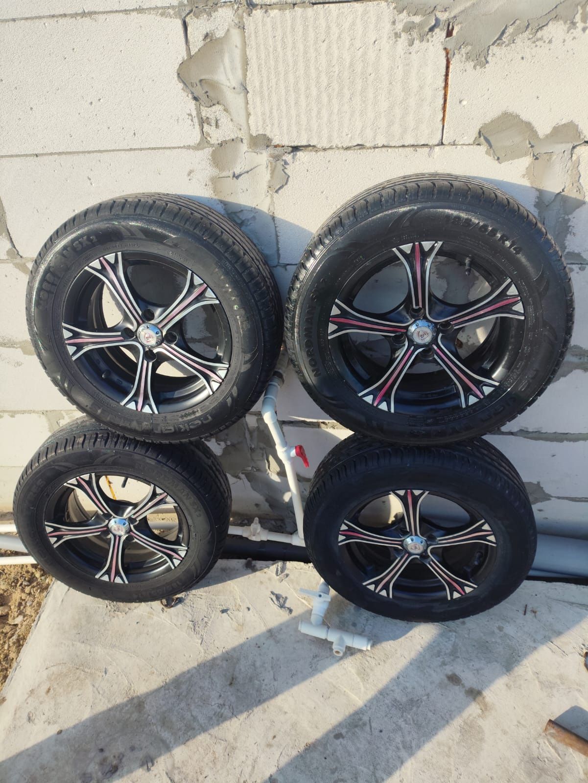 Продам титашки R14