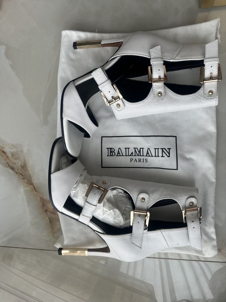 Маркови Дамски обувки РАЗЛИЧНИ МОДЕЛИ ,Balmain,Cavalli,Guess,Kors