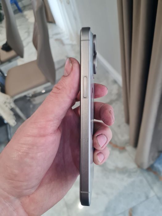 Skin(folie protecție) anti zgârieturi iPhone 15 Pro Max