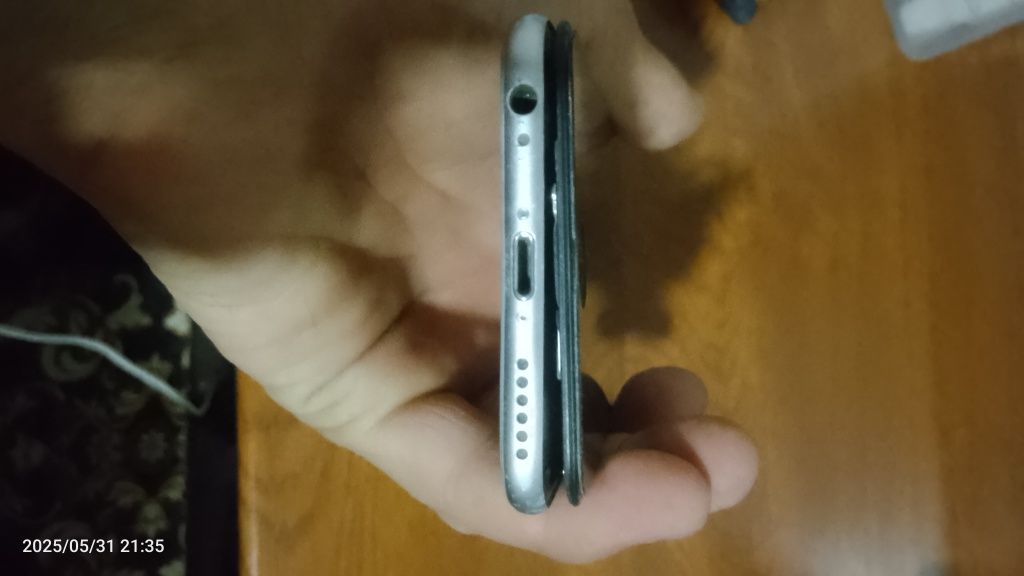 Ayfon6 s smartfon holati yaxshi narxi 250 000 sum