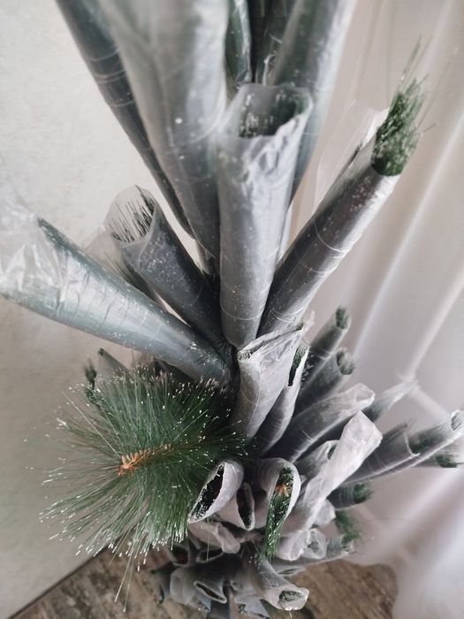 Ёлка искусственная,новая