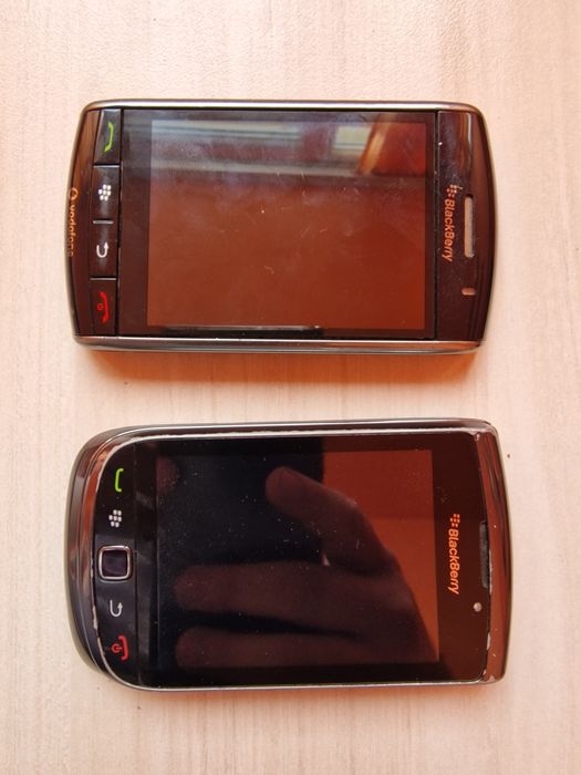 Blackberry 9500 и Blackberry 9800 смартфони работещи за части