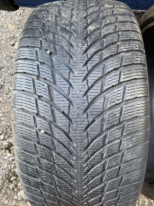 245/35/20 Nokian 2 бр