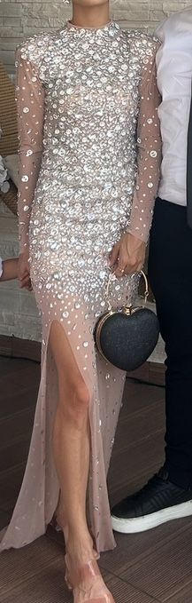 Бутикова рокля обличана веднъж без никакви забележки