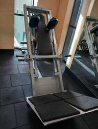 Hack squat machine