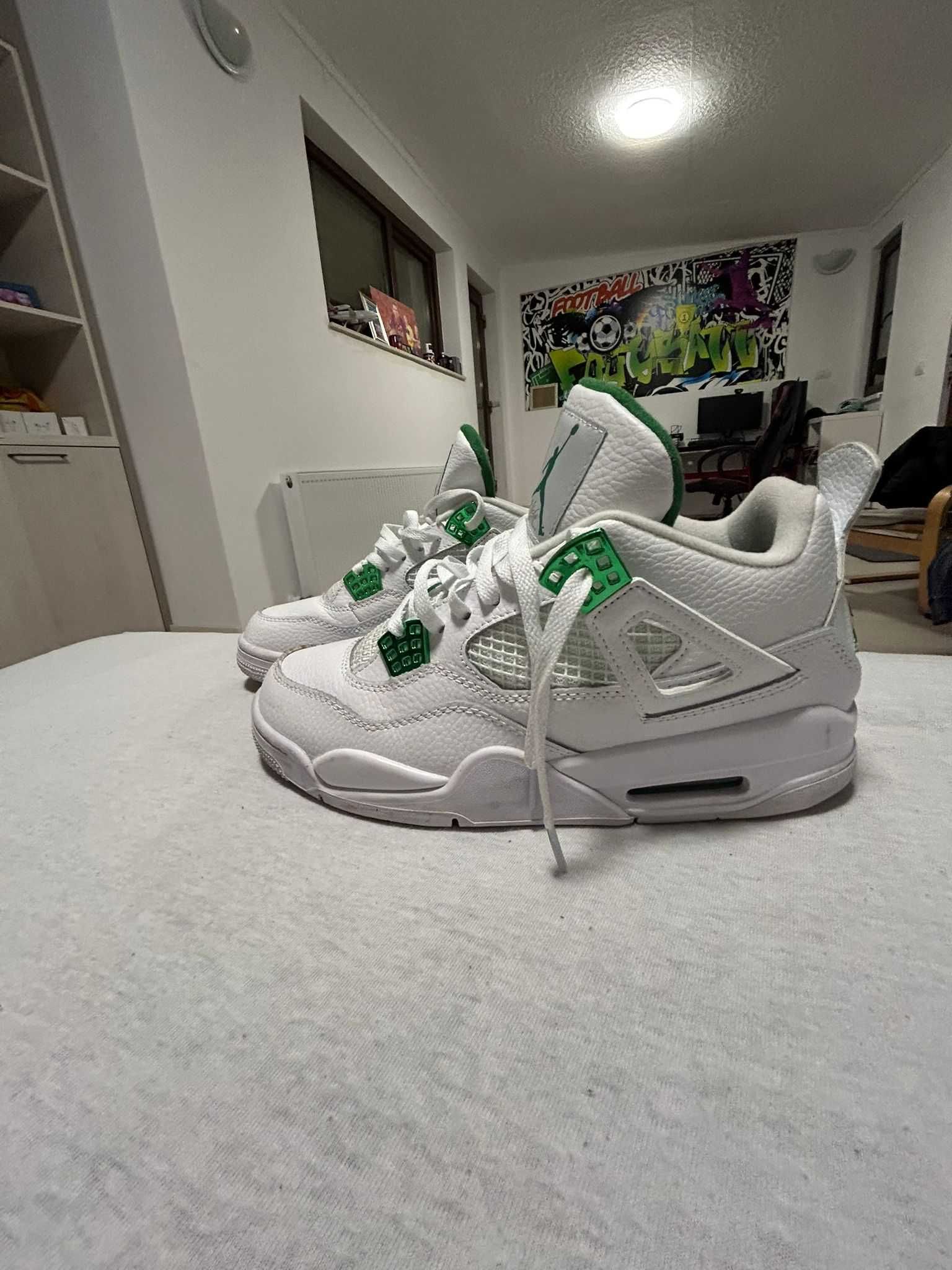 Air Jordan 4 metallic green marimea 44