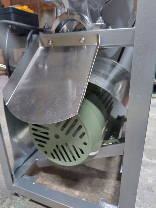 Masina tocat carne 32 cu pâlnie aluminiu