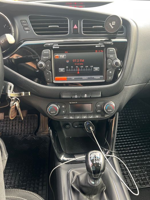 Kia Ceed 2015 • 1.6 Benzină  • 151k km • Stare foarte buna