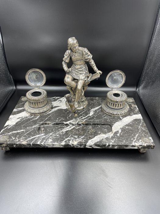 Suport deosebit pentru calimara bronz cu soclu de marmura