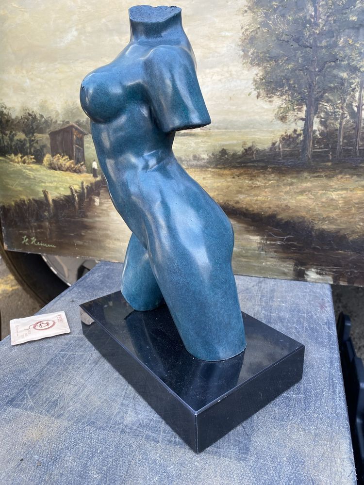 Sculptura nud femeie - bronz cu soclu de marmura neagra (semnata)