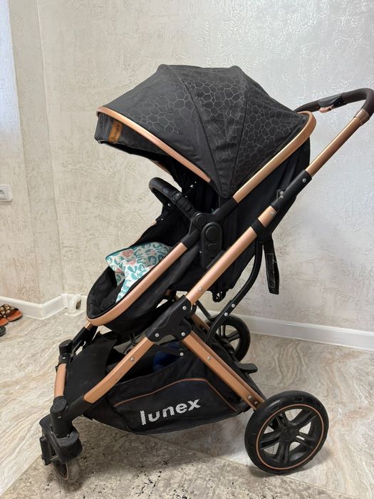 Продам коляску в хорошем Состояние