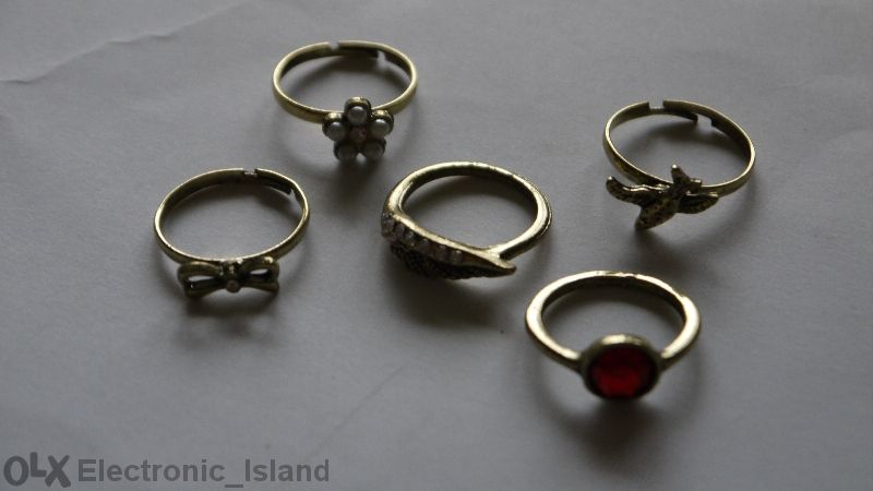 Комплект, сет, лот от 5 модни ретро пръстени - всеки е различен!