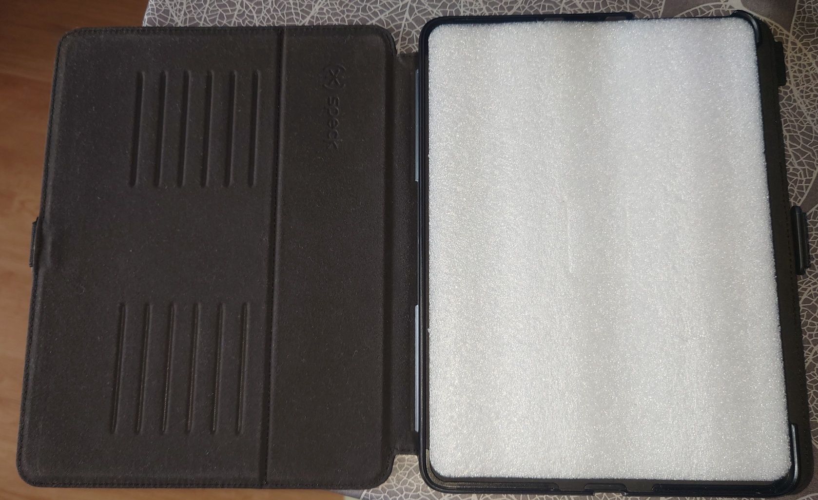Калъф Speck 11.0 IPAD Air 2024 Balance Folio Black