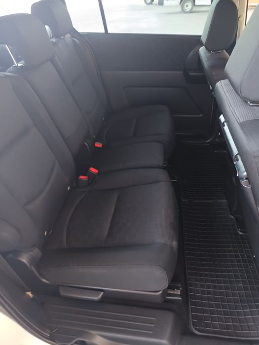 Продавам Мазда 5