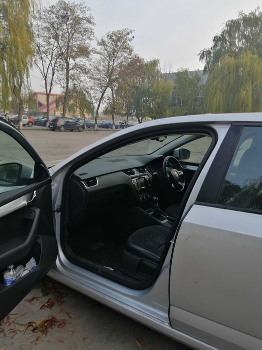 Dezmembram Skoda Octavia 3