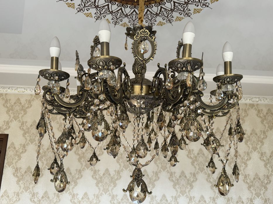 Продается люстра в идеальном состоянии