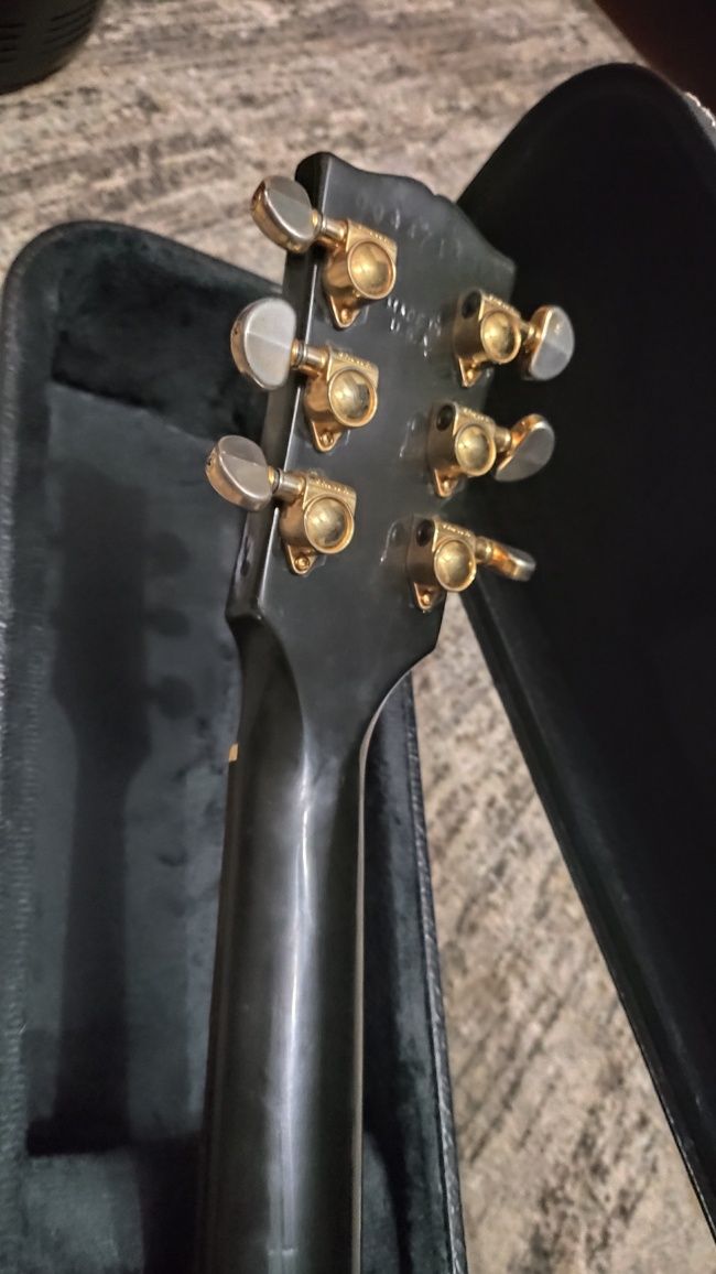 Gibson Les Paul Studio 2004 с кейсом и документами