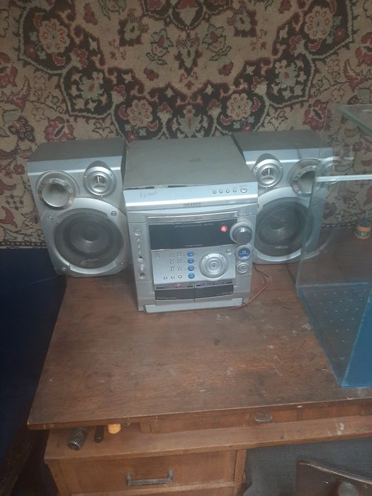 Продам музыкальный центр цена ваша