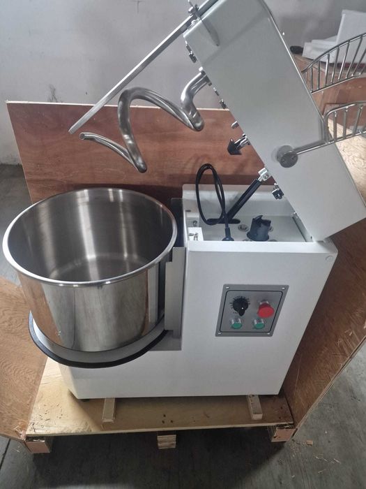 Malaxor aluat 30 l – 2 viteze – pentru 18 kg aluat – bol detasabil,NOU