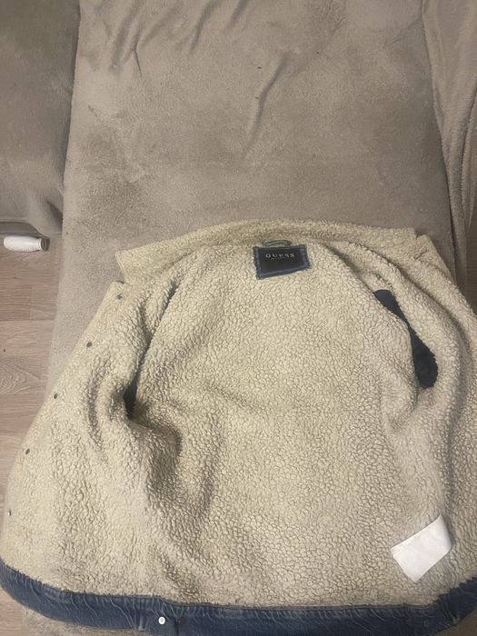 Geaca Guess originala negociabil