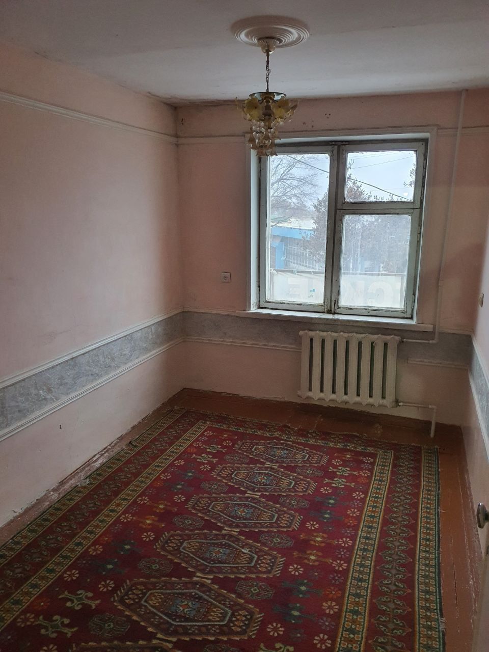 Srochna 3xonali kvartira sotiladi