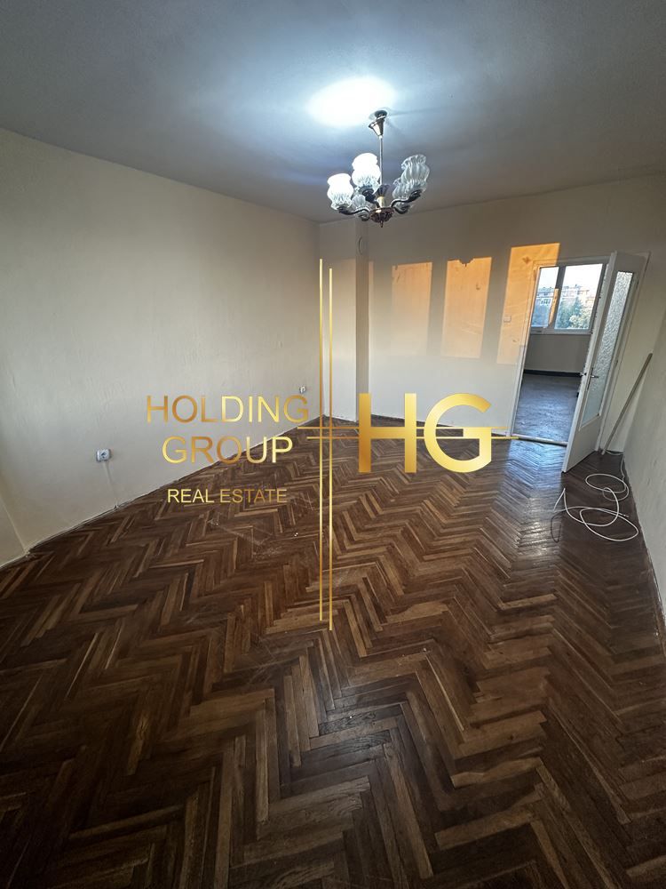 Продава се Четиристаен апартамент в Добрич, Кралска зона - 90 кв.м за 800 €/кв.м - Снимка #1