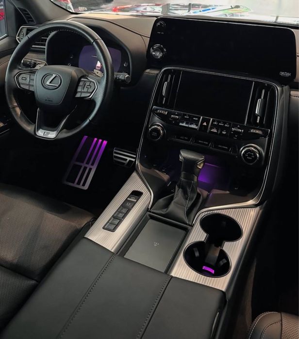 Lexus LX 600 год 2022