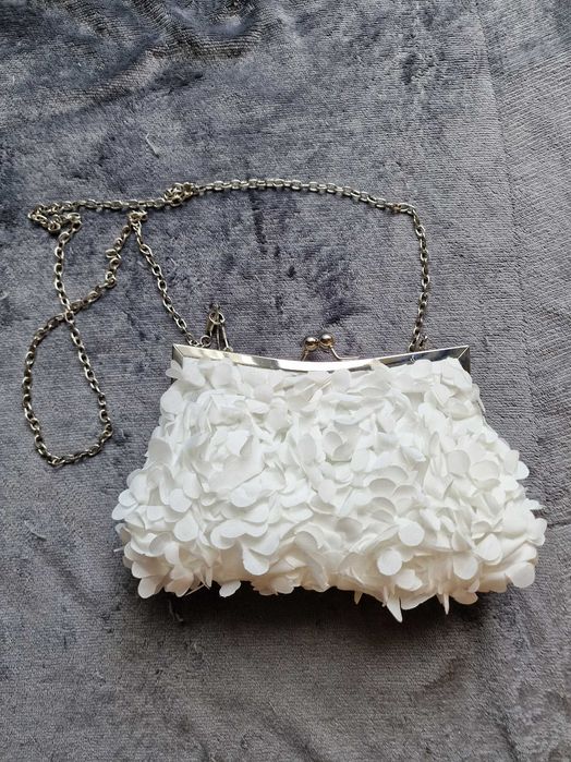 Gentuta umar cu flori dantela