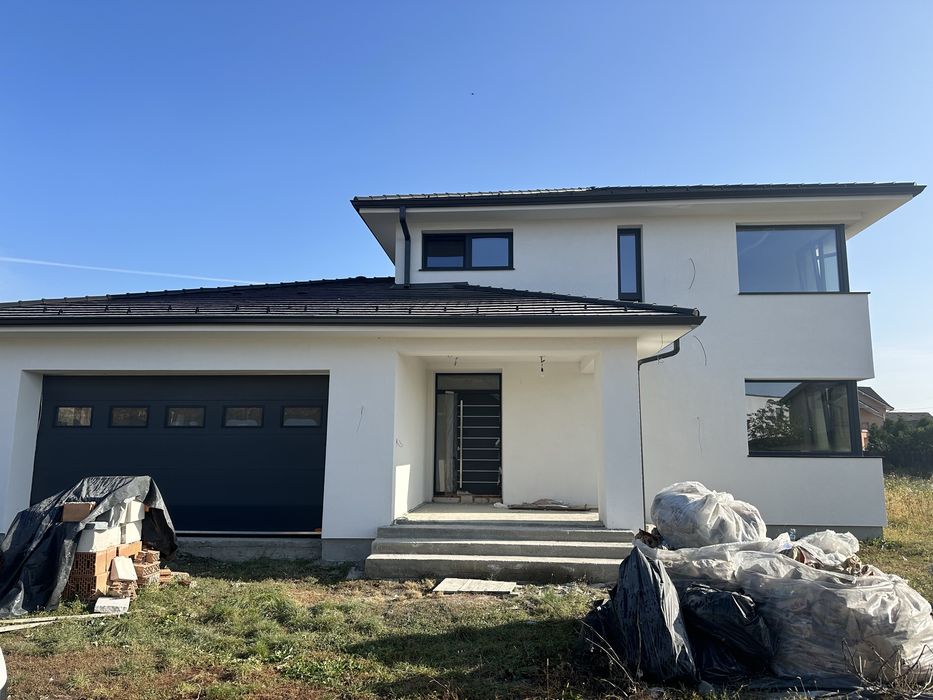 Constructii , finisaje interioare si exterioare