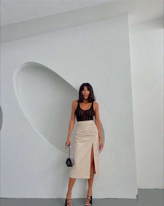 Кожена пола