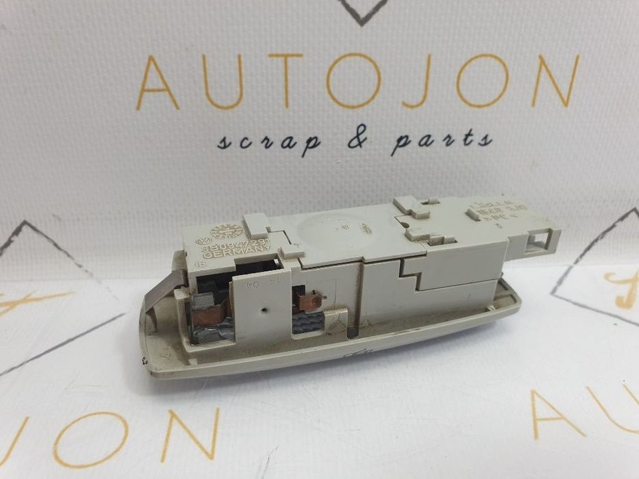 Lampa lumina pasageri VOLKSWAGEN GOLF IV Variant 1J5 1999 - 2006, Break 1.9 TDI ATD, AXR 3B0947291