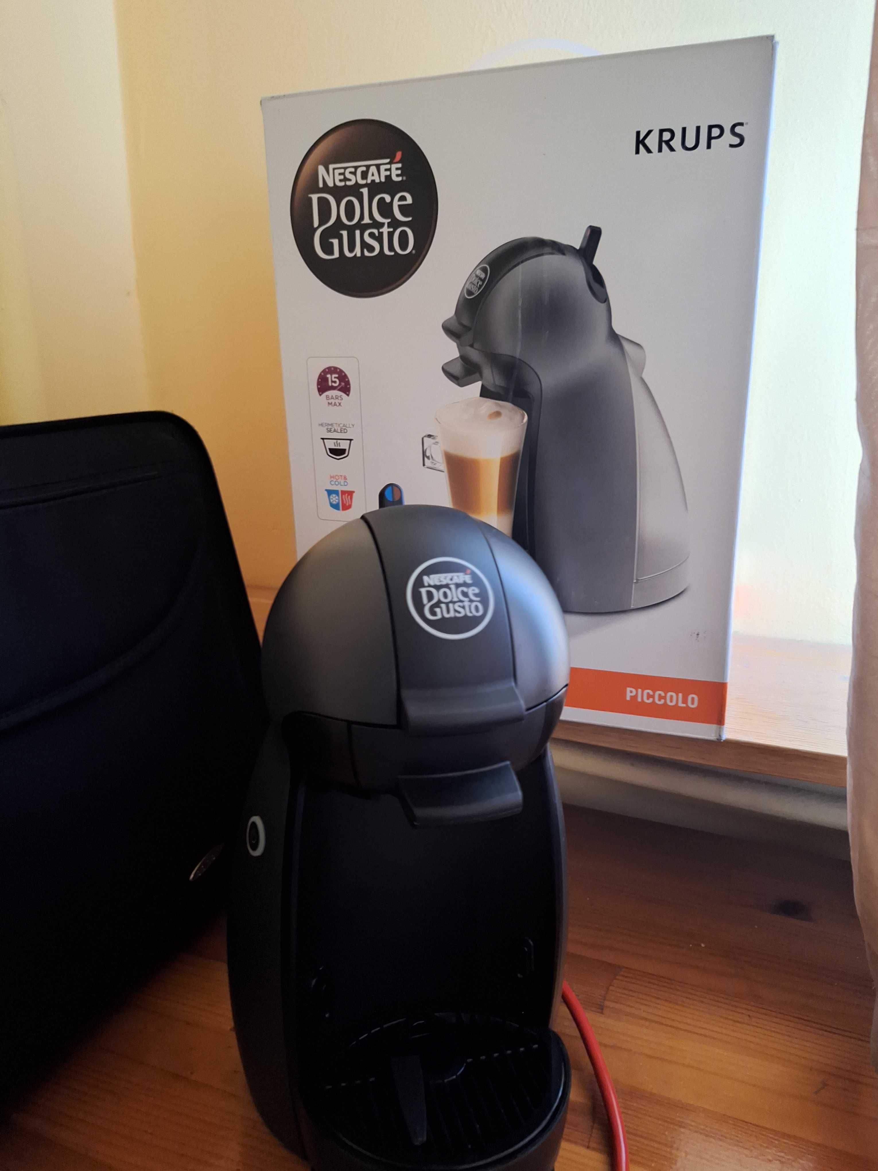 Кафе машина Dolce Gusto + капсула за многократна употреба