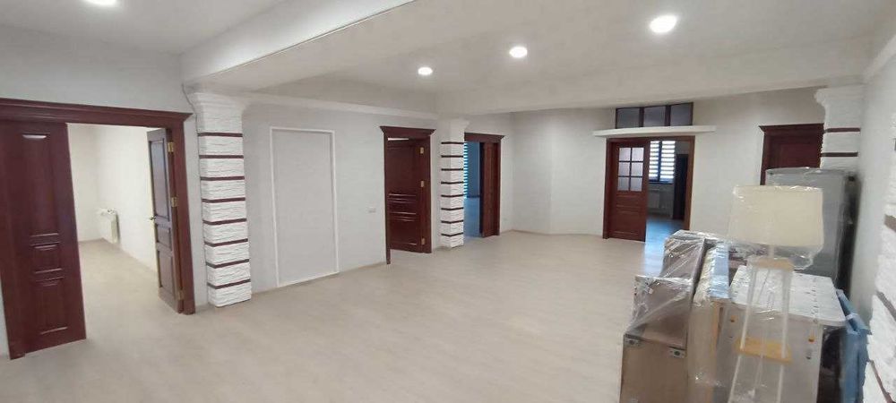 Объект с арендаторами в центре, 335 кв.м, офис,клиника