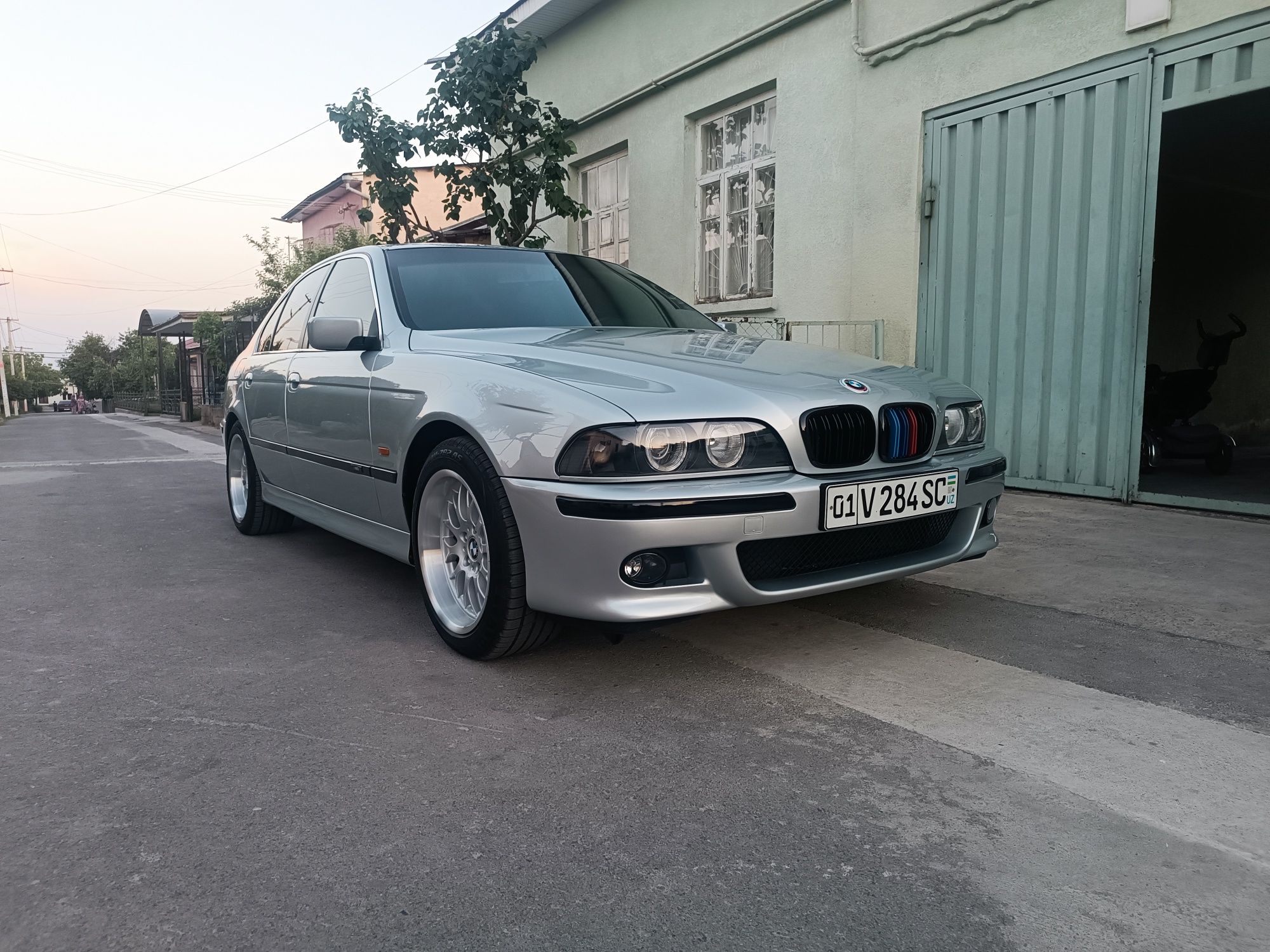 Bmw 520i sotiladi srochna
