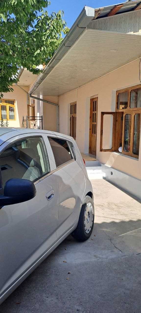 Srochna Sebzorda hovli sotiladi