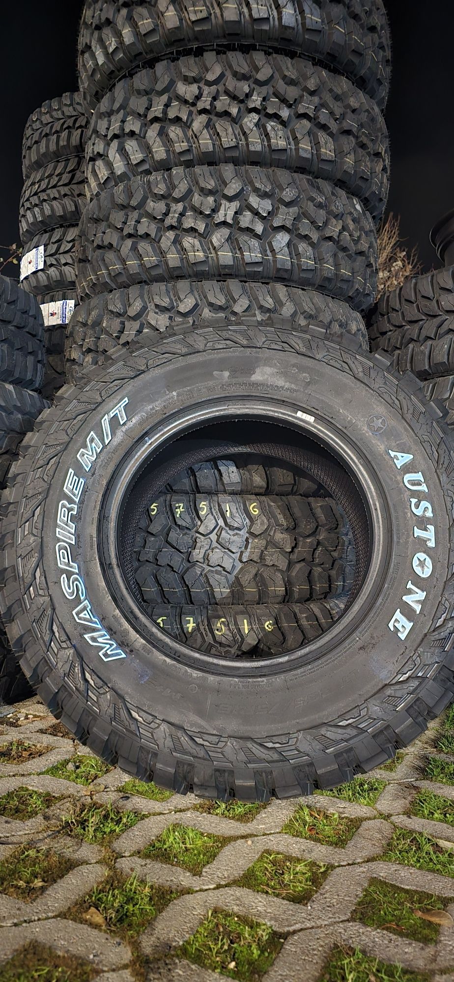 Гуми 235 75 15, 245 75 16 /265 75 16 /235 85 16/ 31 10.5 15 /225 75 16